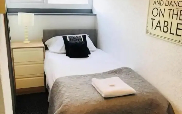 Traxx Hotel