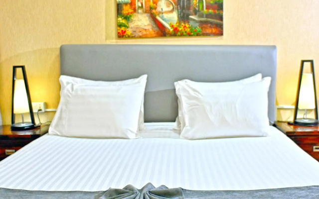 Ewan Tower  Apartments