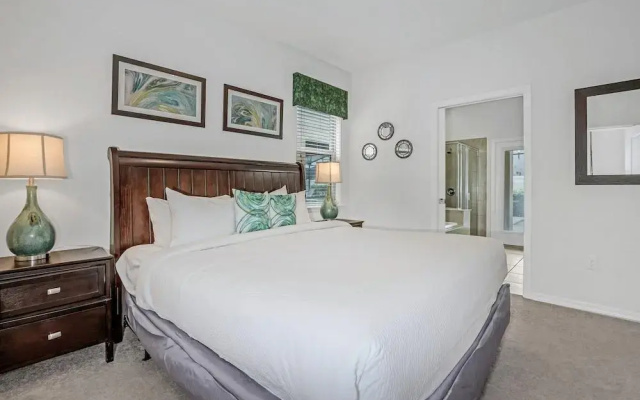 Elegant Villa W/private Pool/spa & Game Room!