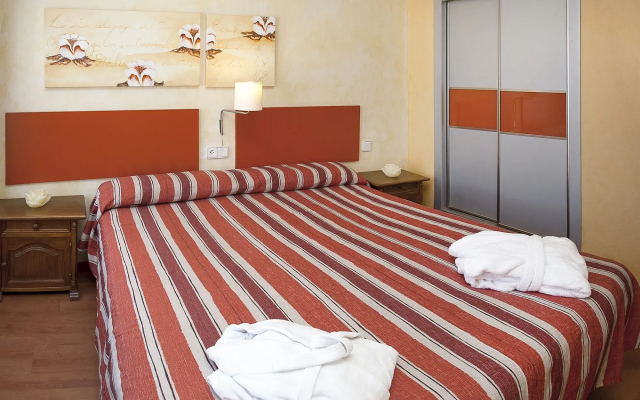 Апартаменты Parot Apartments