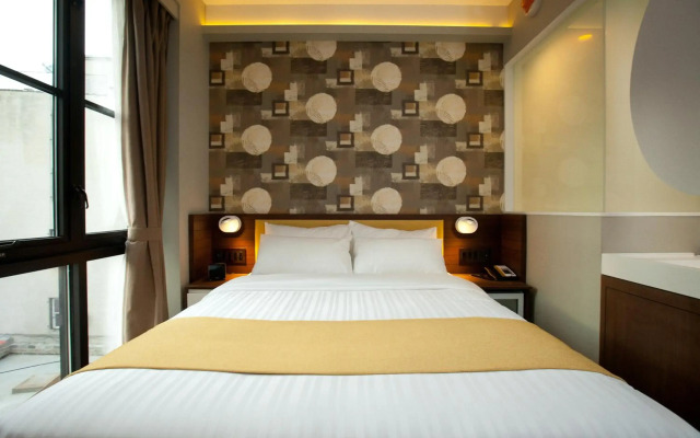 NobleDEN Hotel