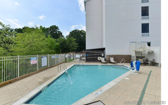Holiday Inn Express Seaford-Route 13