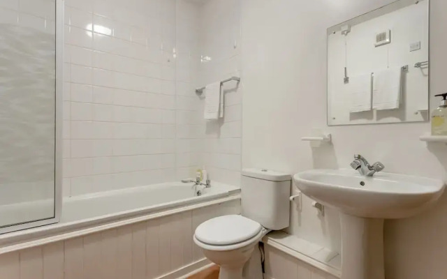 400 Dean Village Apartment