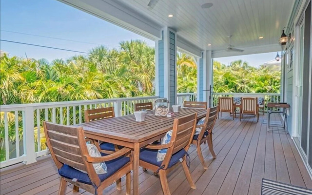 261 Seabreeze Ct - 4Br Home