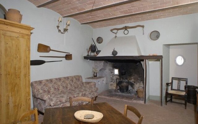 Castello Del Poggiarello Di Stigliano