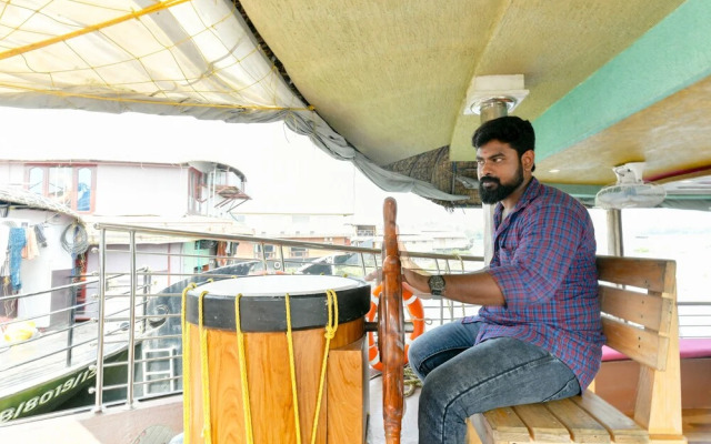 OYO 22272 Houseboat Anugraha 8 Bhk