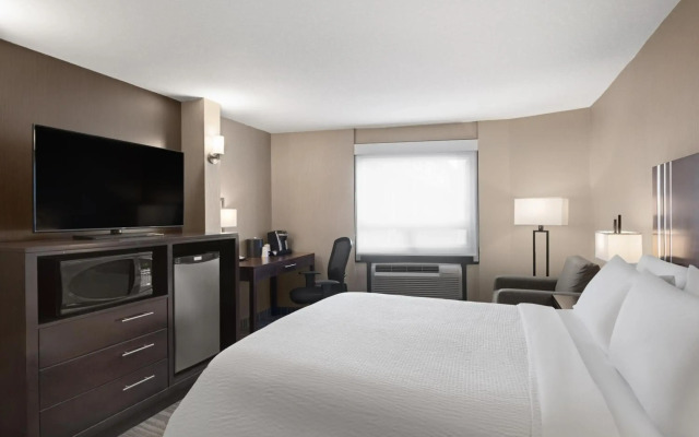 Holiday Inn Calgary-Airport by IHG