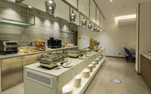 Comfort Hotel Jeddah King Road