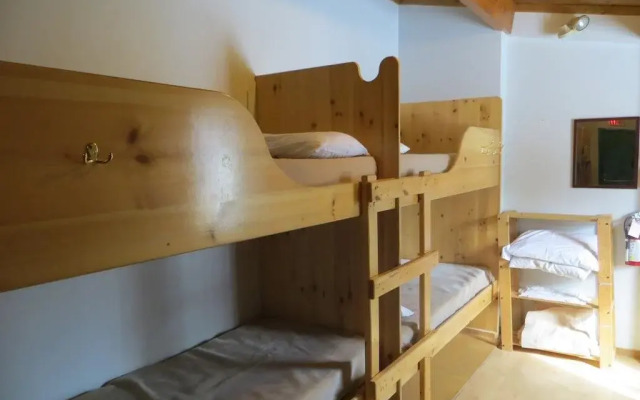 HI-Kananaskis Hostel