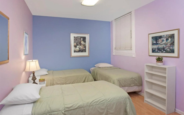 Chicago Parthenon Hostel