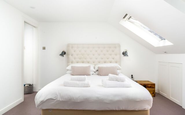 Blissful Battersea Home by Clapham Common