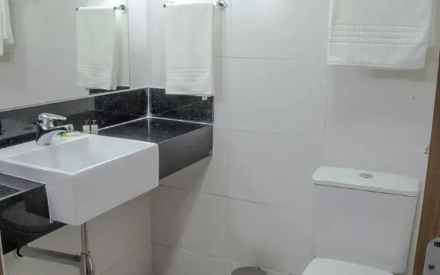 Americas Townhouse Hotel