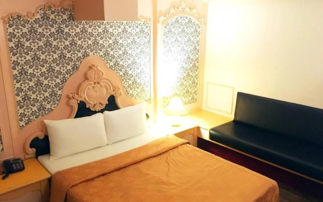 Wenqing Hotel