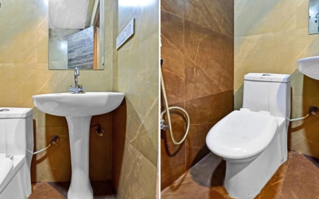 Oyo 84809  Mahalaxmi Guest House