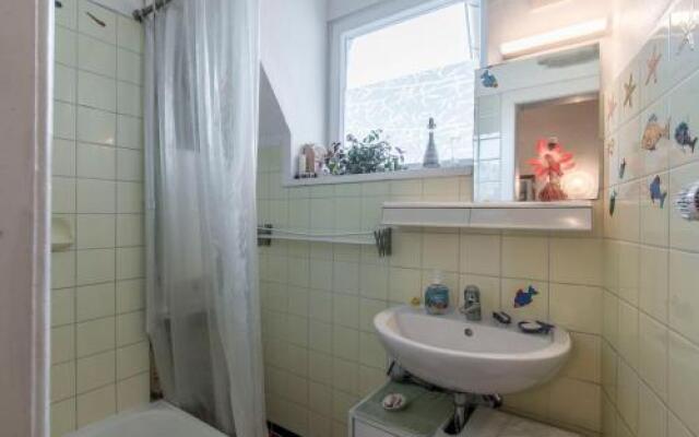 5837 Private Room