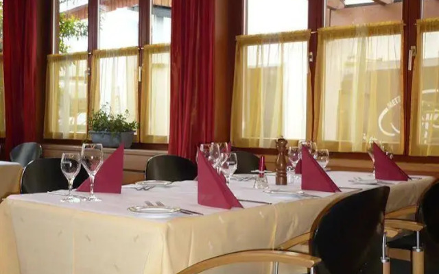 Grischunata-Hotel Weiss Kreuz