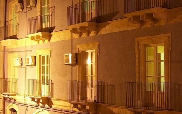 Politi Aparthotel