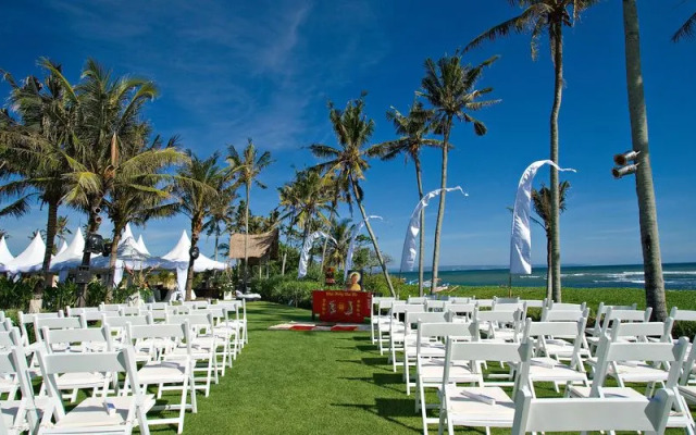 Ombak Luwung Beachfront Estate