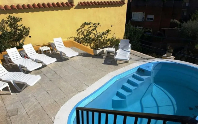 Apartaments AR Monjardí