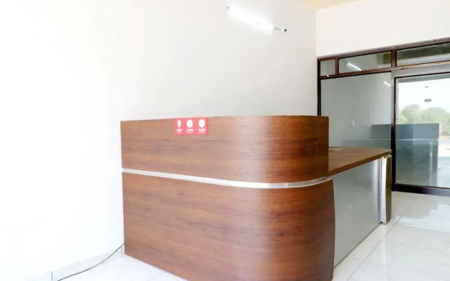 Oyo 41965 Hotel New Bury