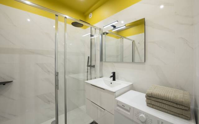 APPARTEMENT 1 NEUF sur le port à coté de la plage