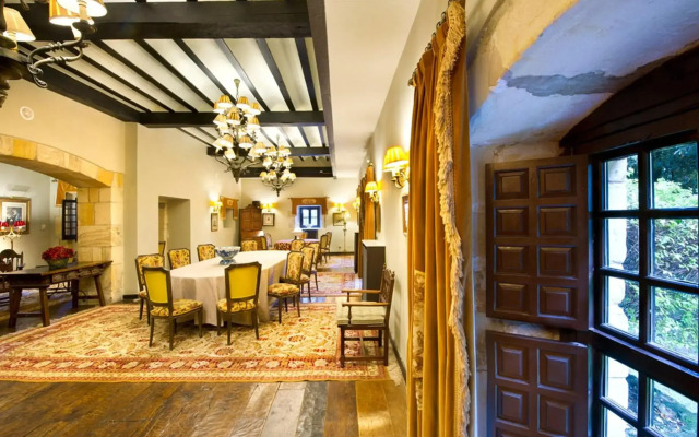 Parador De Santillana De Gil Blas
