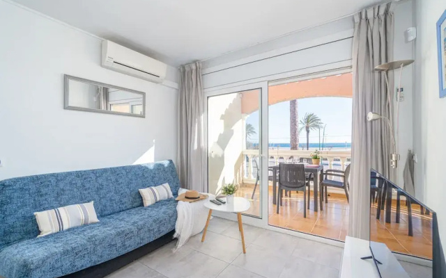 Beachfront Apartment in Empuriabrava