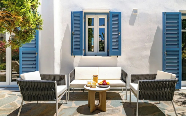 Sanders Paros Gardens