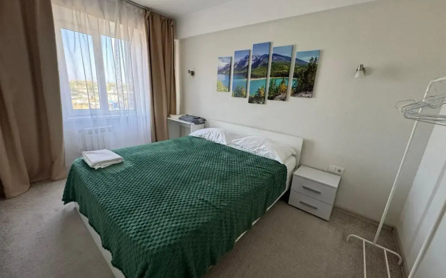 Apartments on Urozhnaya street 71/1k4