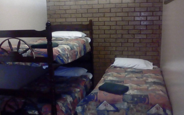 Cardigan Lodge Motel