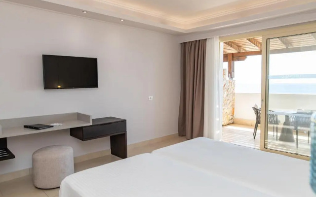 Grand Blue Beach Hotel