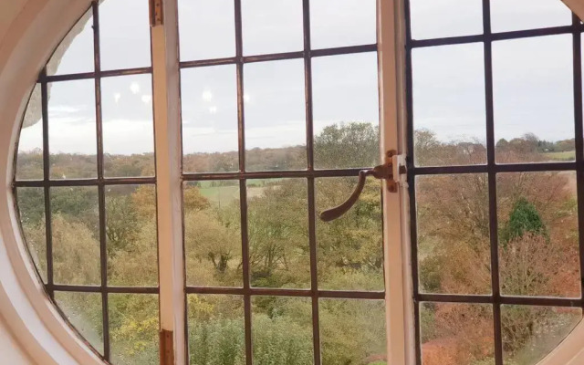 Large 2 ensuite bedroom flat with lovely views
