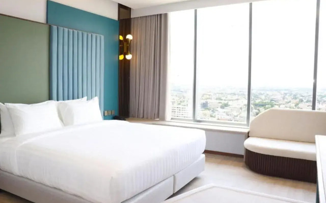 The Quarter Ratchayothin by UHG