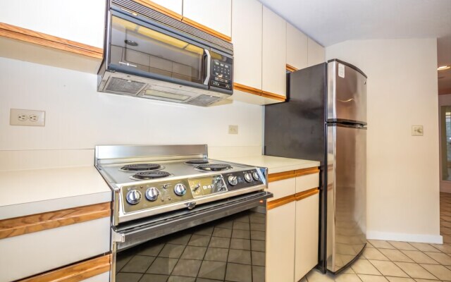 Barrington Court 417 - One Bedroom Condo