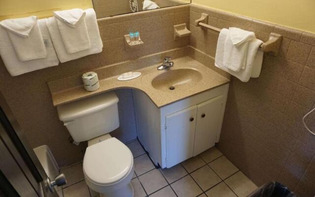 Royal Palace Inn & Suites