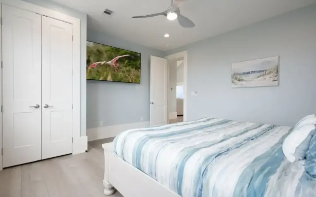 Fins & Feathers 3 Bedroom Home