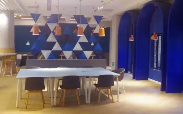 Holiday Inn Express Shanghai Tourism Zone