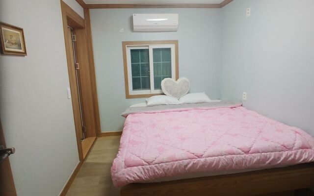 Cheomseongdae House
