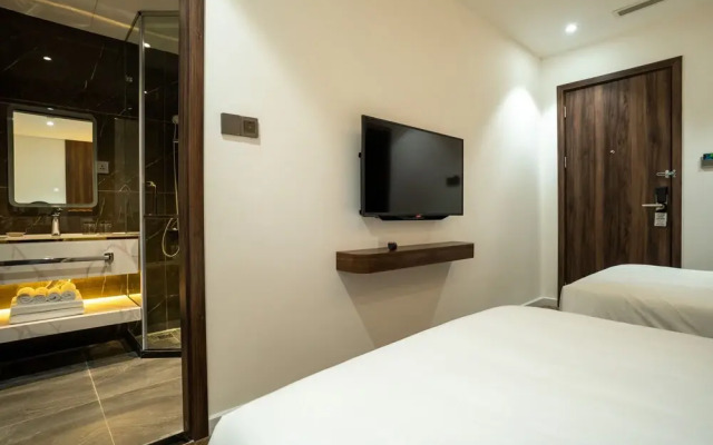 Calidum Phu Quoc Hotel
