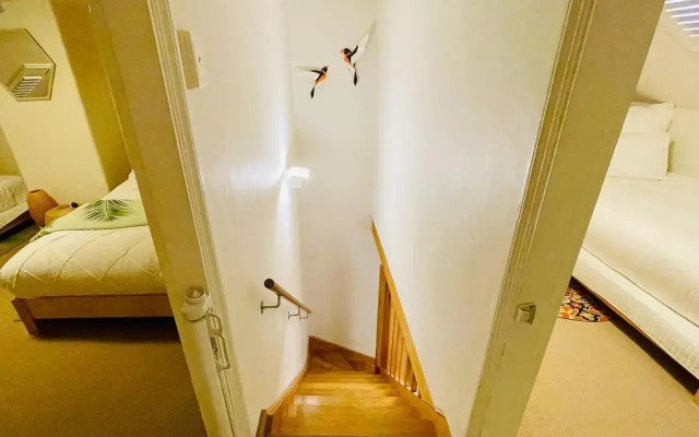 Lotus Gogh Apartment