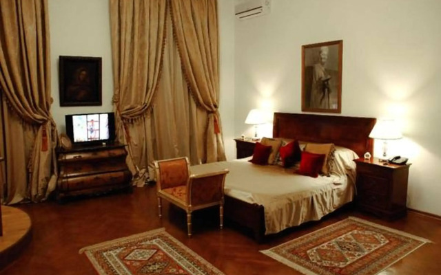 Grand Boutique Hotel