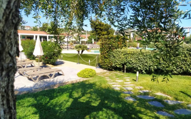 Rebi Studio 4 Pax With Garden