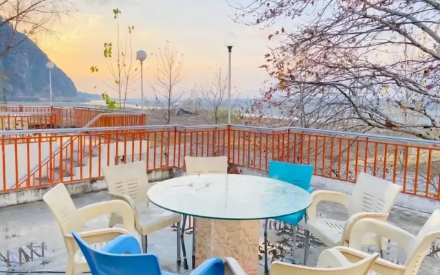 Betab Sahil Hotel & Restaurant