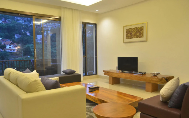 Chamomile Hill View 6BR Villa pool and movie room