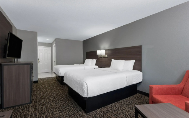 Ramada by Wyndham Sellersburg/Louisville North