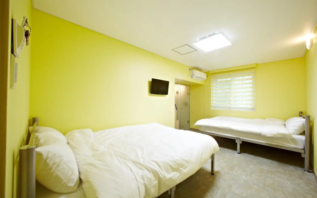 Rainbow Hotel Myeongdong