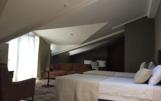 The Elegant Hotel