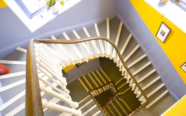 Willy Wallace Hostel