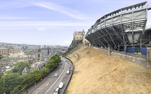 JOIVY Charming 2-Bed Flat Near Edinburgh Castle