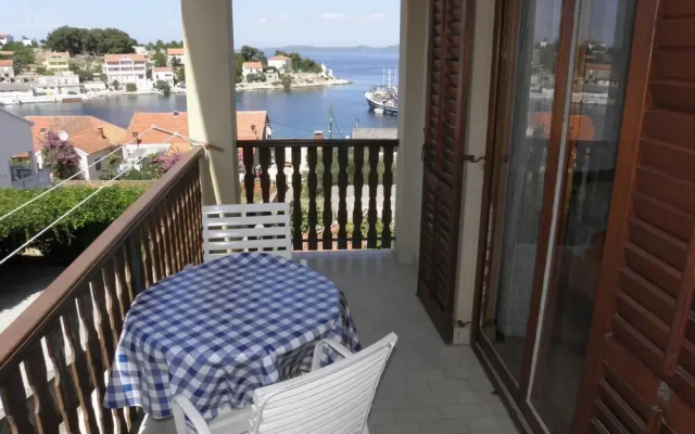 Dari - 70m From Sea - A2